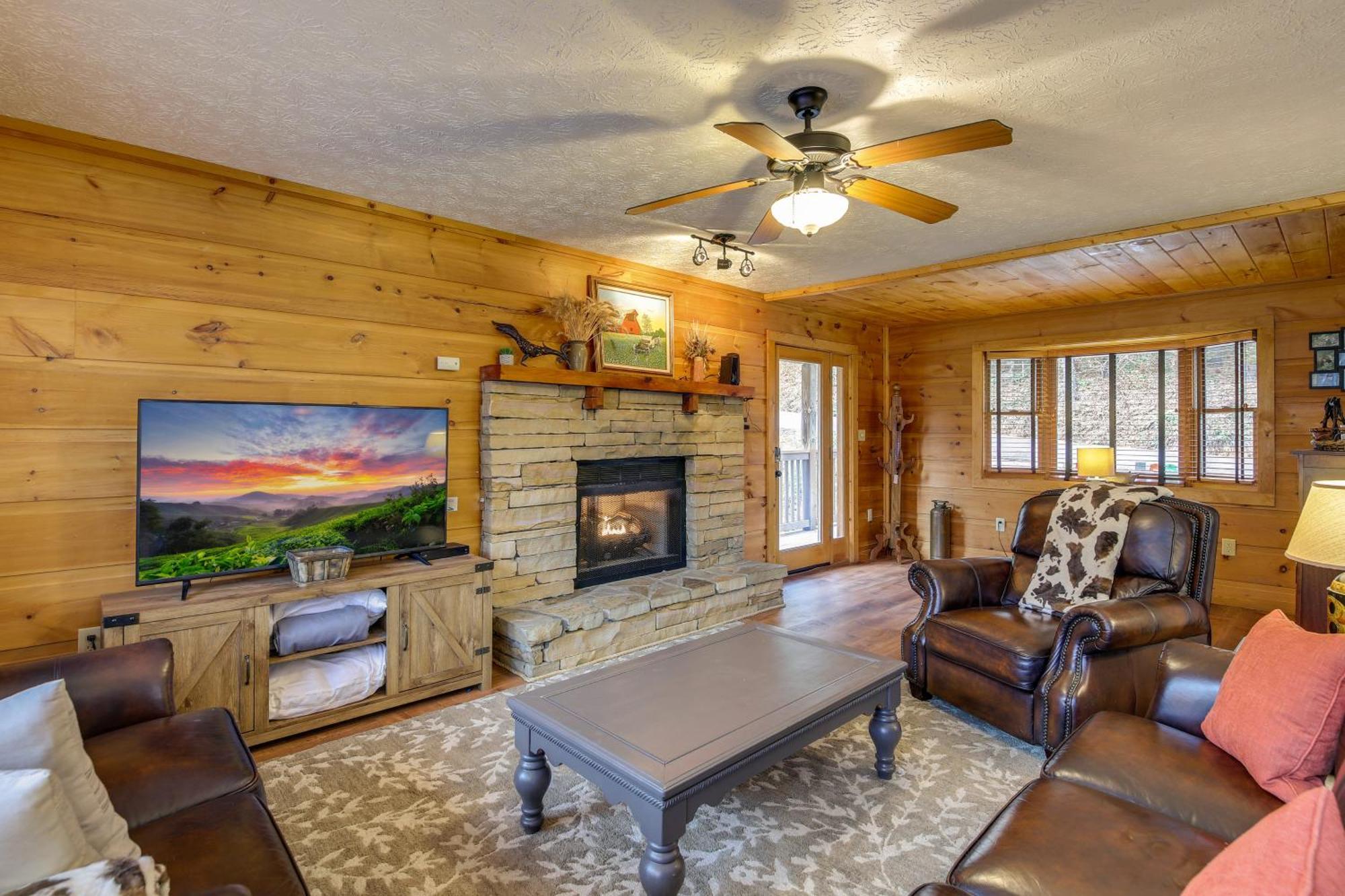 Pet-Friendly Gatlinburg Retreat With Hot Tub! Villa Eksteriør bilde